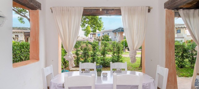 Apartment 'Borgo' with Private Terrace, Wi-Fi and Air Conditioning in Porto San Paolo
