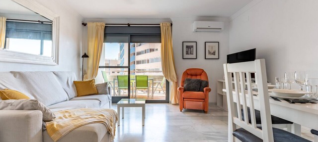 Apartment "El Toro" with Sea View, Shared Pool & Wi-Fi in Fuengirola