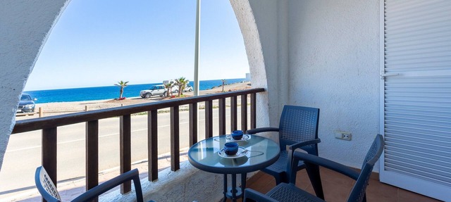Apartment 'Paraiso Escondido, 1 Linea De Playa' with Sea View, Wi-Fi and Air Conditioning in La isleta del Moro