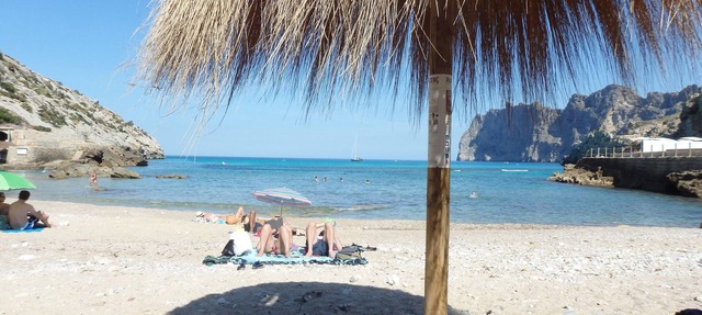 Apt. Nispero, A/C, Wifi, communal pool, beach. 400 m, bicycle storage in Cala Sant Vicenç