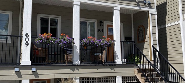 *BC Short Term Registry #H687636831* Downtown Penticton 12 Min walk to beach in Penticton