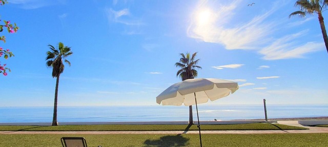 Beach Front house - Full Sea view - Dona Lola Beach Resort - Marbella - Mijas in Calahonda