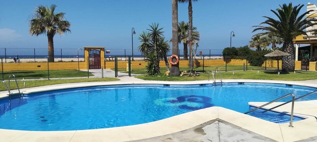 Beachfront apartment with large terrace in Tarifa