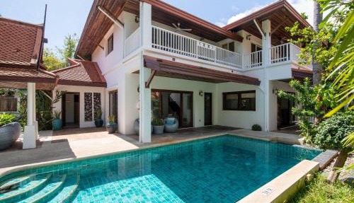 Beachfront Resort Villa Baan Tawan 3BR in Lamai
