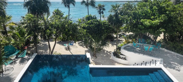 Beachfront without seaweed, infinity pool, rooftop jacuzzi, Chef included. in TULUM
