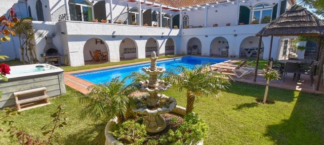 Beautiful and spacious Villa with private pool in Almuñécar