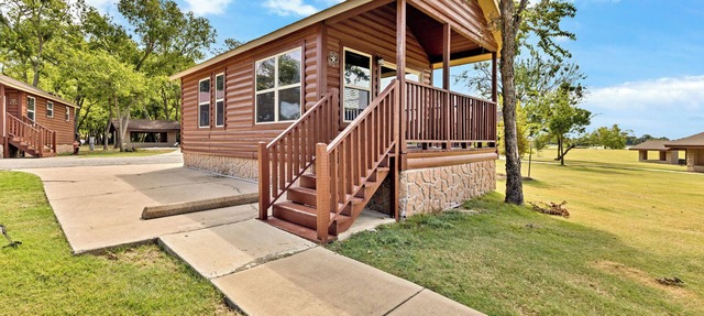 Beautiful Lakeside Tiny House Cabin in Frisco