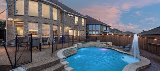 Beautiful Mansion w/Pool + Huge Gameroom in Irving