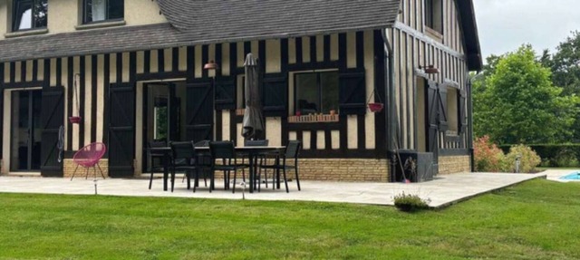 Beautiful Normandy farmhouse with heated pool*Calme in Pullay