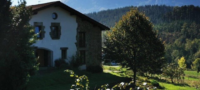 Bed and breakfast rooms in Estenibar Baserria in Elorrio