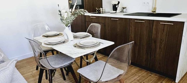 Bel Appartement avec Terrasse entre Caen et la Mer in Troarn
