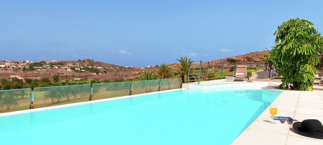 Belvilla by OYO Vibrant Villa with Swimming Pool in San Bartolome de Tirajana