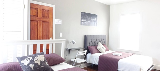 ⭐️Best NYC House-subway access✈️EWR Airport+Free Parking in Newark