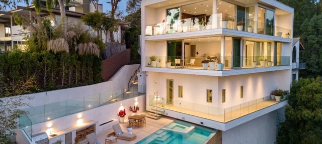 Beverly Grove Modern - Modern Estate w/Japanese Garden & LA Views in Los Angeles