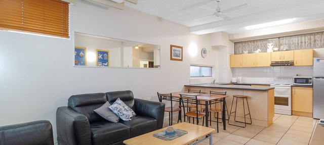 Blue Pacific 1 Beachside neat and tidy unit in Tugun in Tugun