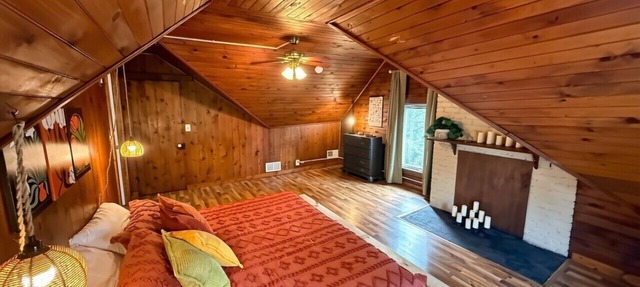 Boho Attic Hideaway in Bay City in Bay City