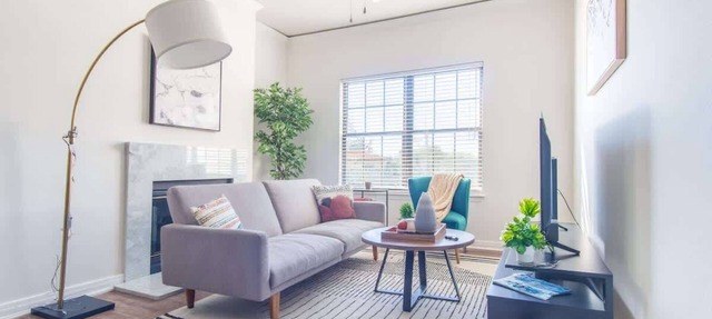 Boulevard Stays 1BR King Suite Pool, Gym & Parking 01 in Irving