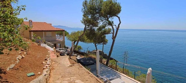 Breathtaking! #Luxury villa on the water in Ensuès-la-Redonne