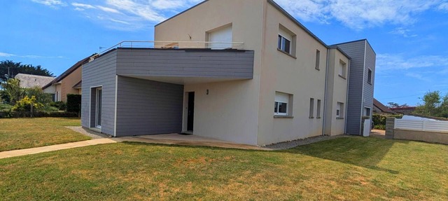 Bright house 200m from beach with garden and terrace in Barneville-Carteret