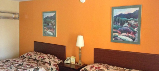 Cadet Motor Inn in Coldwater