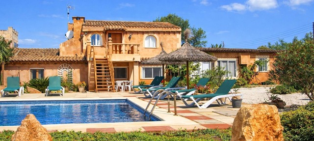 Can Bril 409 rustic finca with private pool, terrace, garden and WiFi in Campos