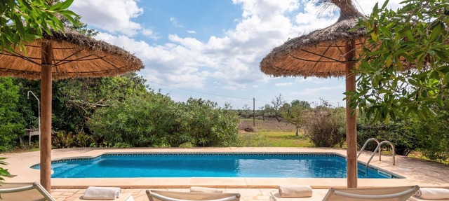Can Cusina. Charming House With Swimming Pool in Es Llombards