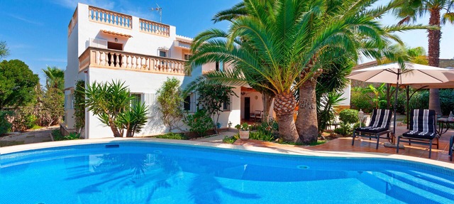 Can Minu - with private swimming pool in Cala Blava