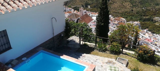 Casa Ana, 100 m. from Frigiliana, fantastic views, small private pool. in Frigiliana
