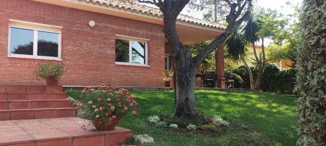 CASA BEGUES Cerca deBarcelona y playas in Begues