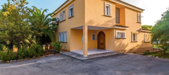 Casa Bonita (ses Salines) - Villa With Pool in Ses Salines