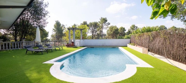 Casa Farré next Barcelona Center in Pallejá