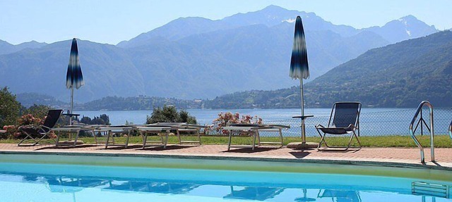 Casa Panorama Quattro: A bright and cheerful apartment situated at a short distance from the shores of Lake Como, with Free WI-FI. in Mezzegra