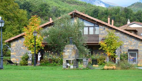 Casas la Ribera Ordesa in Escalona