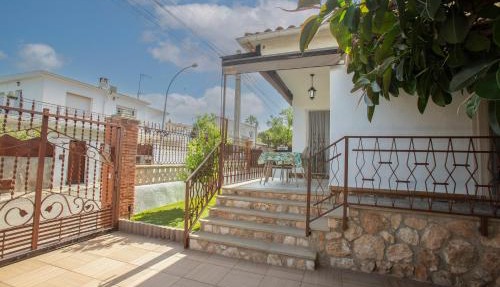 Chalet Torredembarra Aire Acondicionado zona muy Tranquila in Torredembarra