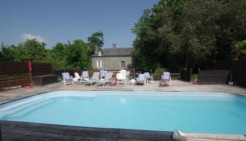 chambre plénitude piscine jacuzzi hammam billard in Condé-sur-Noireau