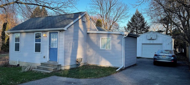 Charming 2-bedroom house in quiet East Lansing neighborhood in East Lansing