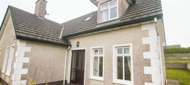 Charming Coastal 3-bedroom house in Enniscrone in Enniscrone