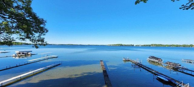 Charming Lakefront Cottage on Coldwater Lake in Coldwater