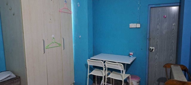 Charming large studio style room with attached bathroom in Malé with WiFi, AC in Malé