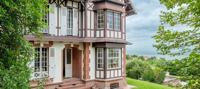 Charming Normandy villa near the beach, in Villerville. in Villerville