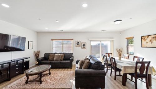 Charming Pet-Friendly Getaway in Sunny Beaumont home in Beaumont