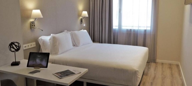 Chic Apartment w/Kitchen Near Fine Arts Museum – Walk Everywhere in Bilbao