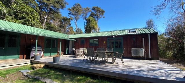 Close to the river, 11 TeAho is a family lodge with plenty of character in Tūrangi