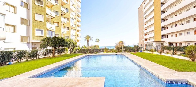 Club Maritimo Front line Beach Apartment in Fuengirola