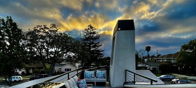 Coastal Charm Awaits. “Deb’s Sunset Retreat” in Los Angeles