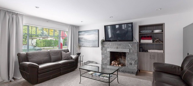 Comfy & Central~Group Getaway~ Entire Home ~Covered Patio~ 5 BDRM 4 BTH w/ A/C in Garibaldi Highlands