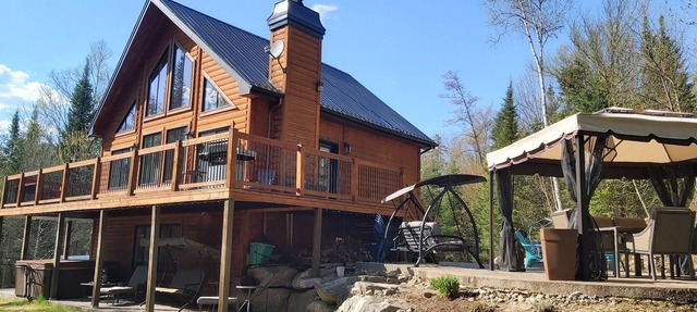 Cosy log cabin with spa in Nominingue