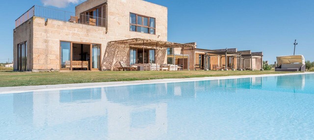Country House with Pool, a/a, Large Garden, Terraces & Wi-Fi; Parking Available, Pets Allowed in campos