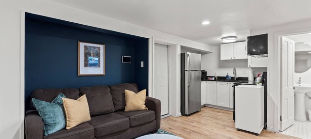 Cozy 1 Bed, 1 Bath - Near Downtown and U of U. in Salt Lake City