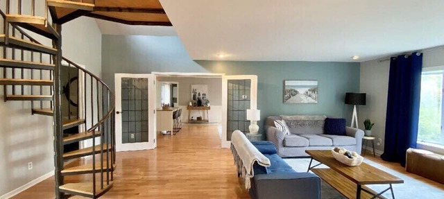 COZY 3BR HARBOR HOUSE NEAR LAKE MICHIGAN, HUGE DECK AND YARD in Benton Harbor